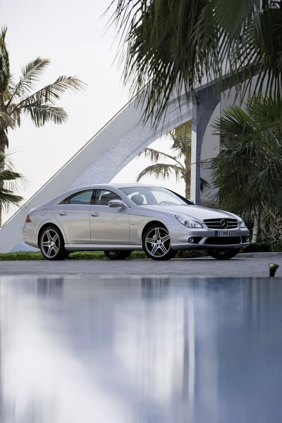  Mercedes-Benz CLS63 AMG 2009 года  (фото 14 из 46)